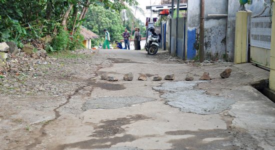 perbaiki jalan