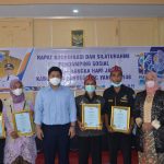 berikan penghargaan Berikan penghargaan