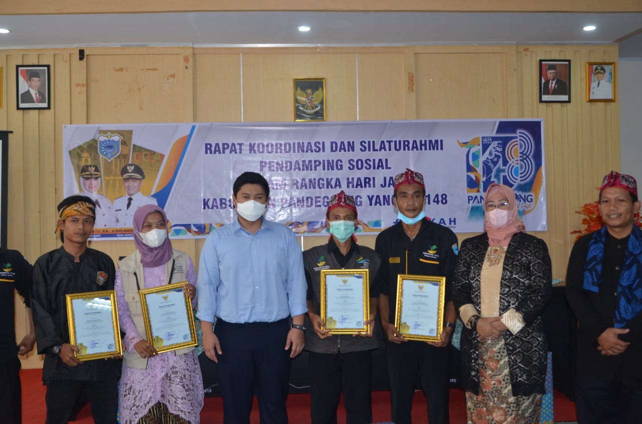 Berikan penghargaan